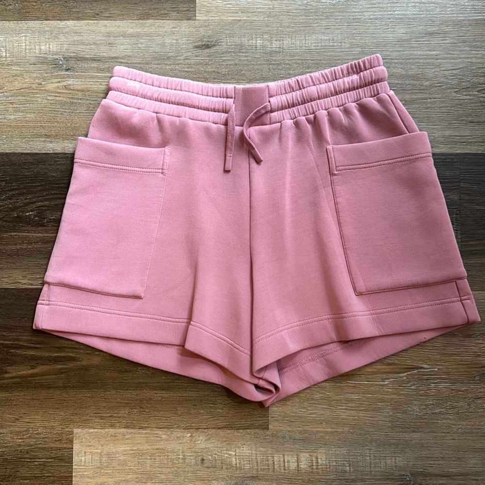 Varley Isabella Mid-Rise Short 4''